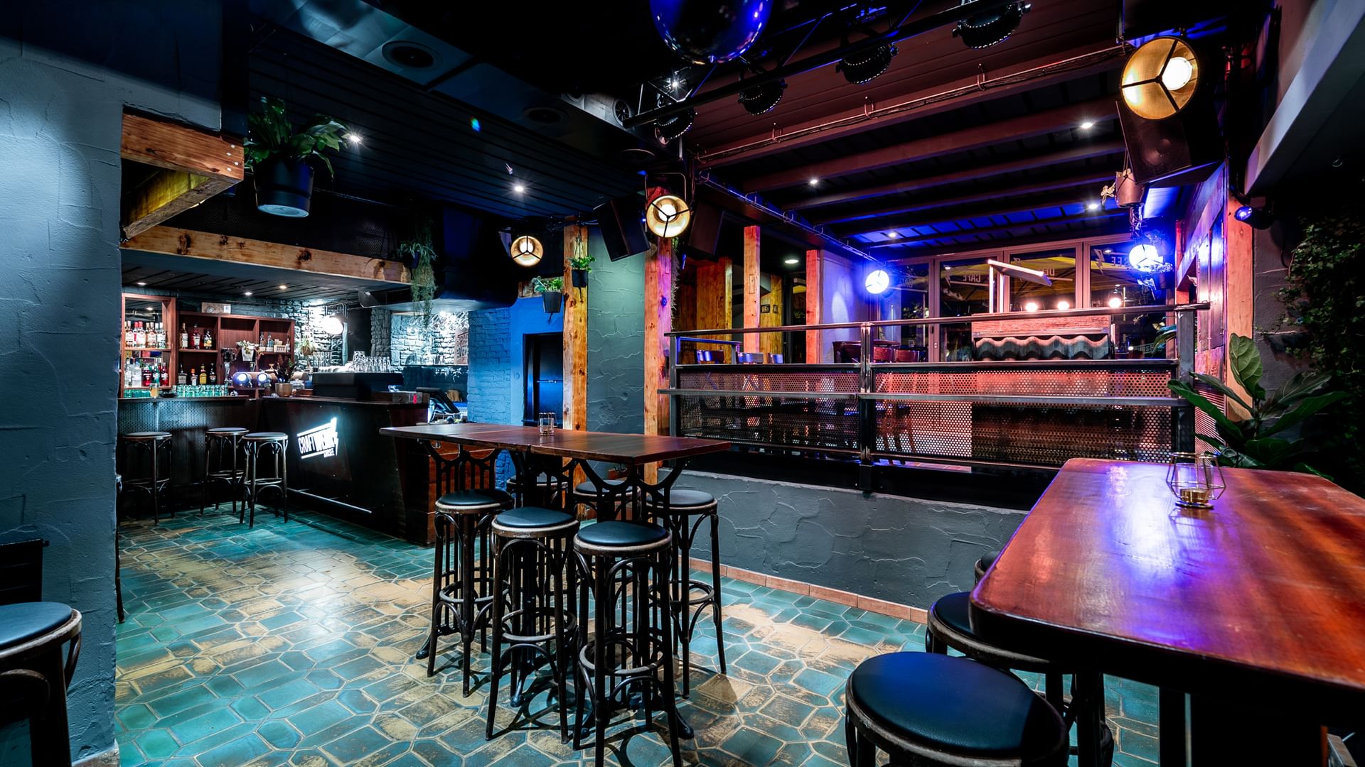 Craftwerk Innenraum Nacht